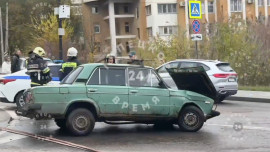 «Шестёрка» загорелась после столкновения с иномаркой в Липецке