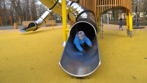 В Нижнем парке открыли детскую площадку