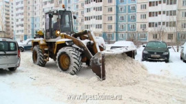 Дорожники региона с самого утра борются со снегом