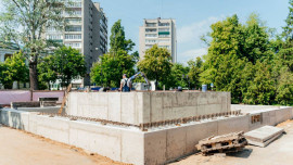 В Липецке активно продвигается ремонт фонтана на улице Ленина