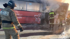 Росгвардейцы спасли пассажиров горящего автобуса в Липецкой области