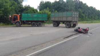 В Данковском районе мотоцикл столкнулся КамАЗом