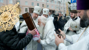 В Липецк на семь дней доставили мироточащую икону, помогающую воинам 