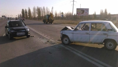 В Липецке на улице Катукова "десятка" сбила двух женщин