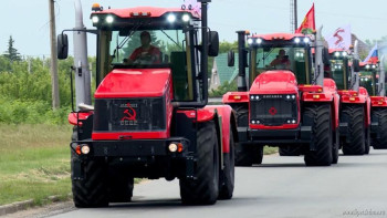 Компания «Липецкоблснаб» организовала первый в регионе автопробег тракторов