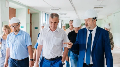 Врип главы Липецка Михаил Щербаков проверил ход капремонта в школах №48 и №51