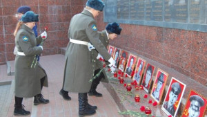 Память земляков, погибших в военных конфликтах, почтили в Липецке