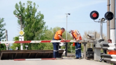 В районе Универсального проезда ремонт железнодорожного полотна