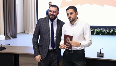 Дипломы выпускникам липецкого филиала РАНХиГС вручили в правительстве региона