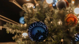 Карамельные деревья и оркестр снеговиков: Липецк начали украшать к Новому году