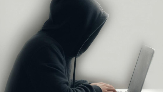 Мошенники оплатили пенсионерке гостиницу в Москве, чтобы выманить почти 2 миллиона рублей