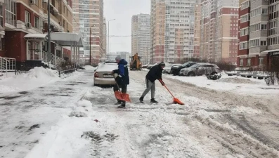 Городские службы работают в усиленном режиме из-за снегопада в канун Нового года