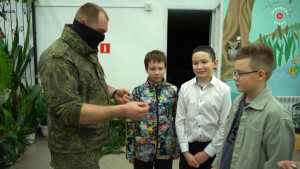 Липецкие бойцы встретились со школьниками, которые помогли фронту