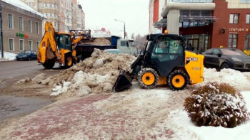 Более 43 тысяч кубометров снега за неделю вывезли с городских дорог