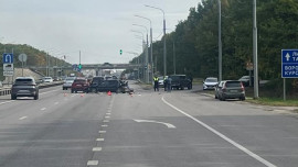 Три человека пострадали в столкновении четырёх автомобилей в Липецке