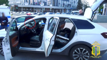 В Липецке задержан мужчина за угон автомобиля и хранение наркотиков