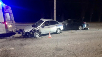 Два человека погибли в автоаварии на Октябрьском мосту в Липецке 