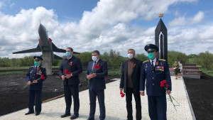 В четырех районах Липецкой области торжественно открыли мемориальные комплексы