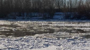 Рождественский ледоход на Дону попал на видео в Липецкой области