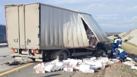 В Липецкой области водитель легковушки погиб после столкновения с большегрузом