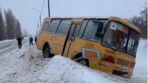 Школьный автобус с детьми попал в аварию в Задонском районе