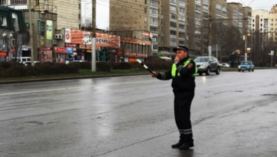 Автоинспекторы будут выявлять нарушителей на пешеходных переходах