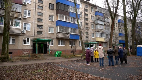 Жильцы дома №21 в 15 микрорайоне Липецка живут с едва тёплыми батареями