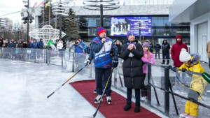 Легендарный хоккеист Прохоров провёл мастер-класс для юных хоккеистов из Липецка