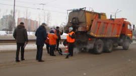 На ул. Депутатская в Липецке начали устраивать тротуары и застилать дорогу асфальтом