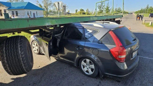 Двое детей пострадали в столкновении трактора и иномарки под Лебедянью