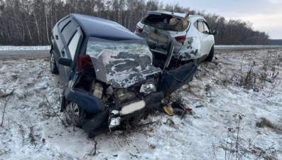 В Липецкой области водитель «девятки» пострадал в серьезной аварии