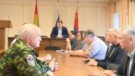 В Долгоруковском округе БПЛА столкнулся с деревом: повреждены дома, пострадавших нет