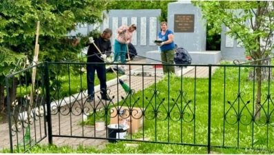 Липецкие следователи привели в порядок братское захоронение в Тербунском районе