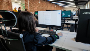 В Липецке открылся первый региональный обучающий Бизнес ГигаХаб по созданию ИИ-агентов