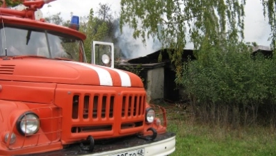 Дом от огня спасали в деревне Хитрово