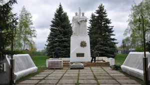 Памятник героям Великой Отечественной войны в Тербунах будет полностью обновлен ко Дню Победы