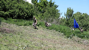 Незрячий ветеран СВО тренирует школьников штурмовать высоту