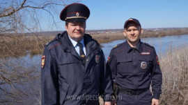 Полицейские спасли тонувшую в реке Дон женщину