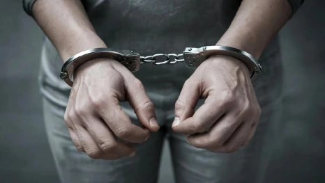 В Липецкой области родственница украла золотые серьги у соседки по дому