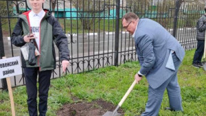 День местного самоуправления, акция «Сад памяти» и вручение ключей от новых автобусов: о чем писали главы муниципалитетов в социальных сетях на прошедшей неделе