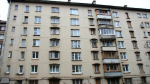 В Липецке на улице Стаханова женщина упала с высоты 9 этажа