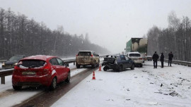 В массовой аварии пострадали три человека