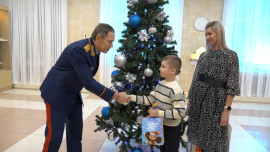 Глава Следкома Липецкой области исполнил мечту 8-летнего мальчика