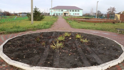 Неизвестные испортили зону отдыха в селе Хлевенского района