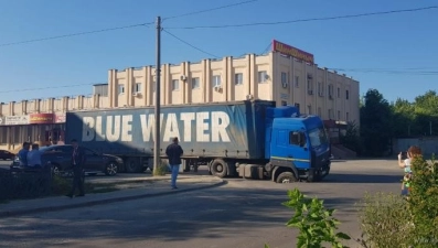 Грузовик провалился под землю в Липецке