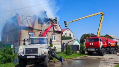 В селе Пригородка Липецкой области пожарные тушили кровлю и мансарду жилого частного дома