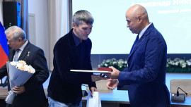 25 жителей Липецкой области удостоились почётных знаков «За верность отцовскому долгу»