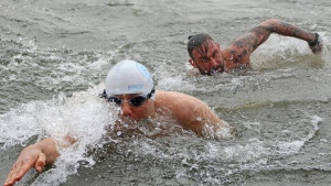 Мужской чемпионат по зимнему плаванию провели липецкие моржи