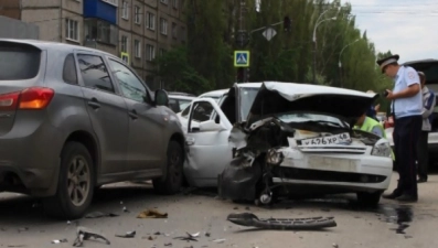 На улице Папина столкнулись 4 автомобиля