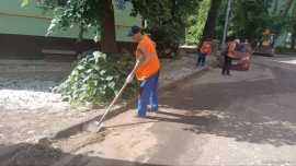 Летняя уборка Липецка продолжается 